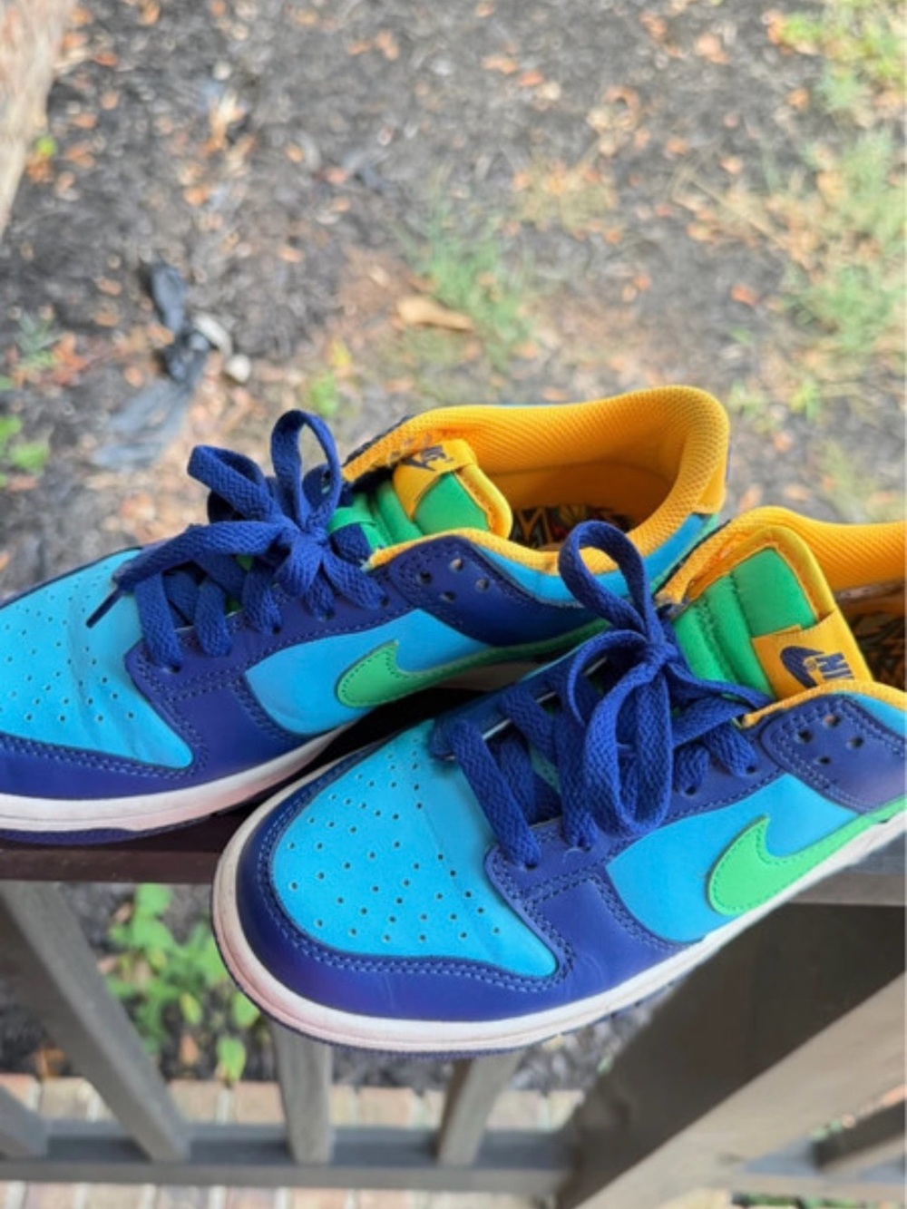 Nike Kids Low-Top Sneakers in Blue, Green & Yellow